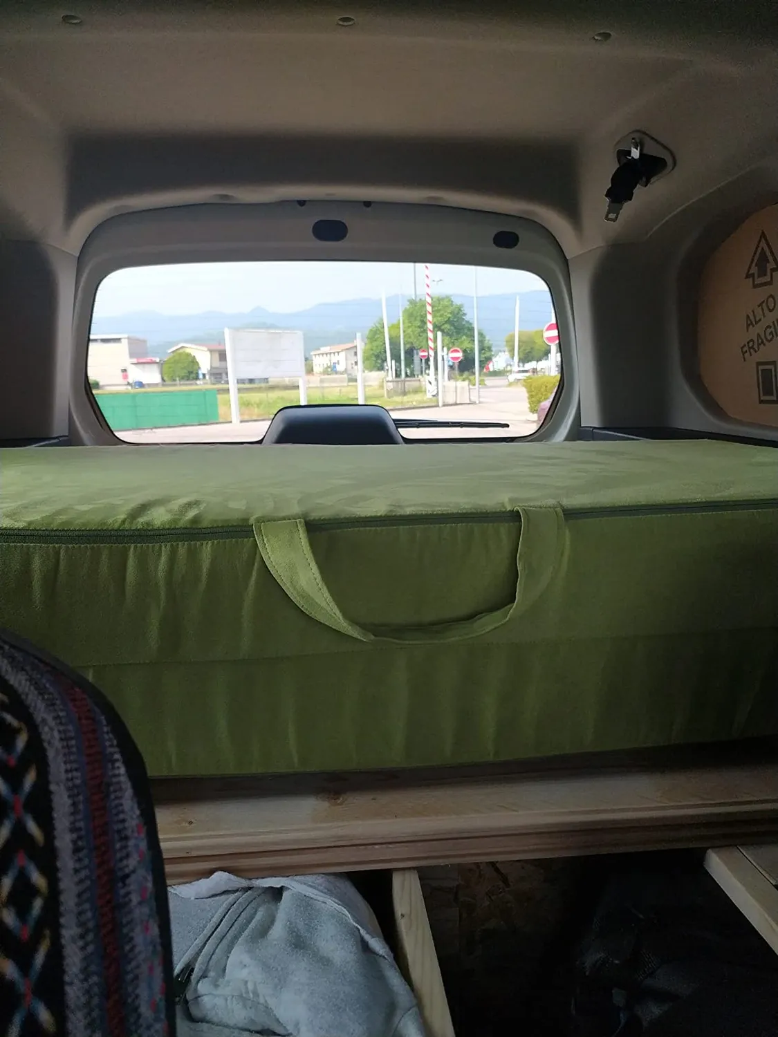 Velinda matelas touristique pliant vert 120x200x10cm
