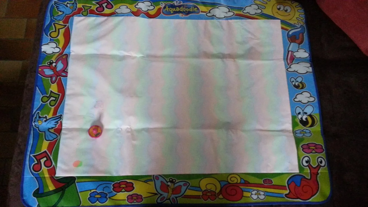Tomy AquaDoodle Maxi tapis dessin eau arc-en-ciel 95 cm