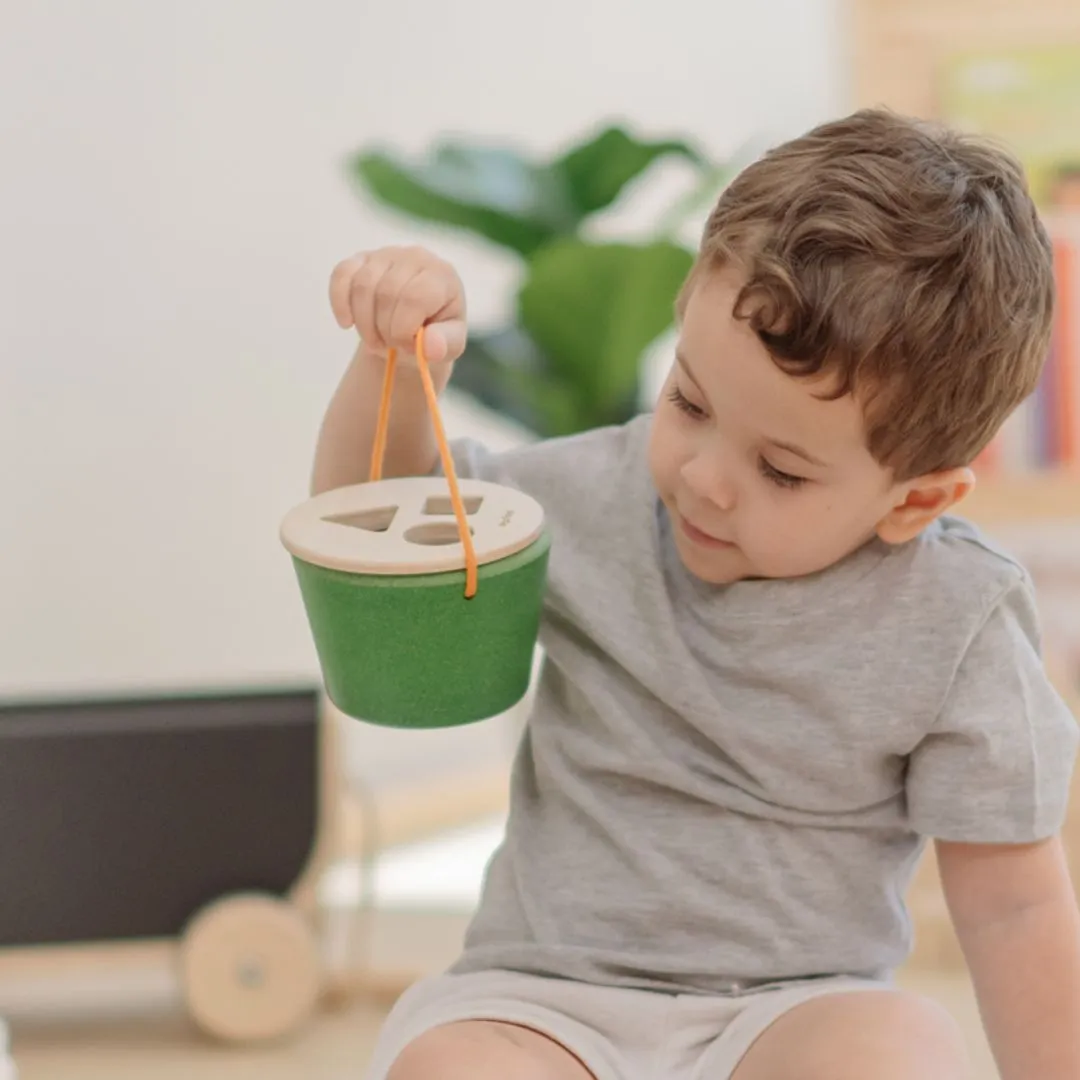 PlanToys Geo Sorting Bucket seau à formes dès 12 mois