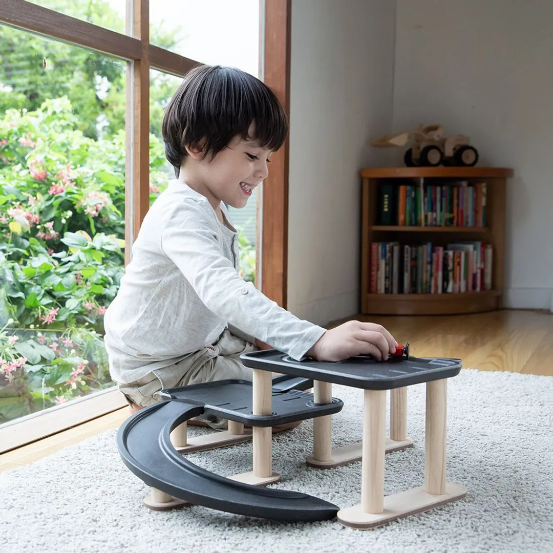 PlanToys Race N Play garage parking rampe craie