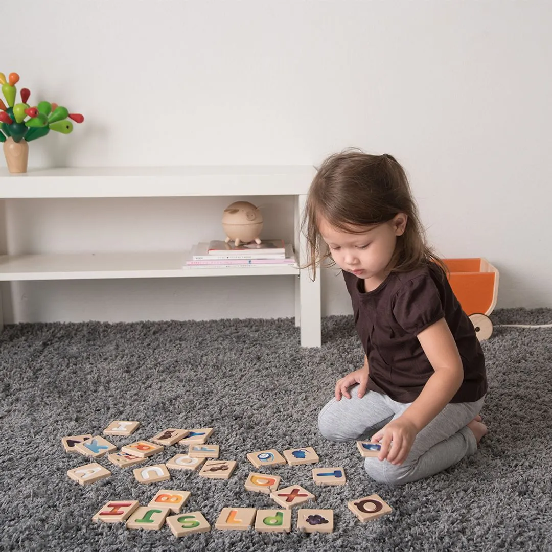 PlanToys Alphabet A-Z tuiles lettres bois dès 2 ans