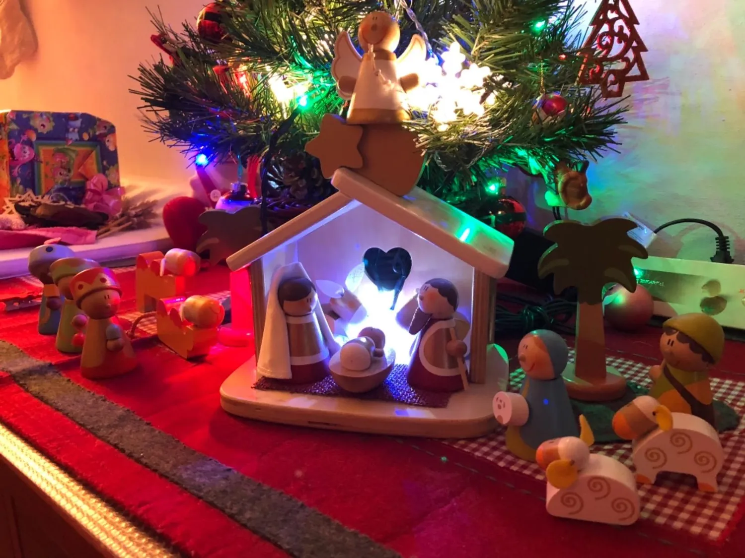 Trudi Sevi Classique crèche bergers musiciens bois 5 pièces