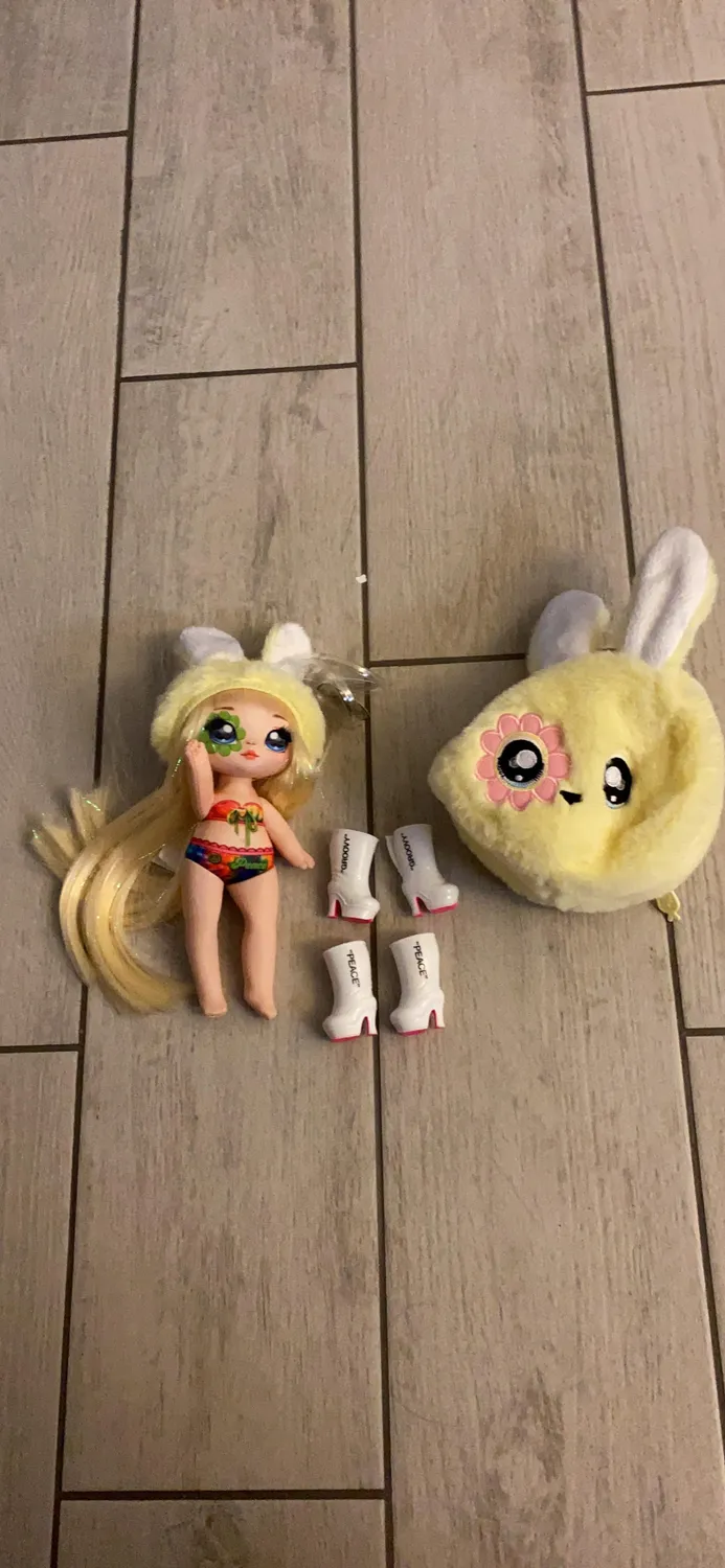 Na Na Na Surprise Série 4 Bebe Groovy poupée sac