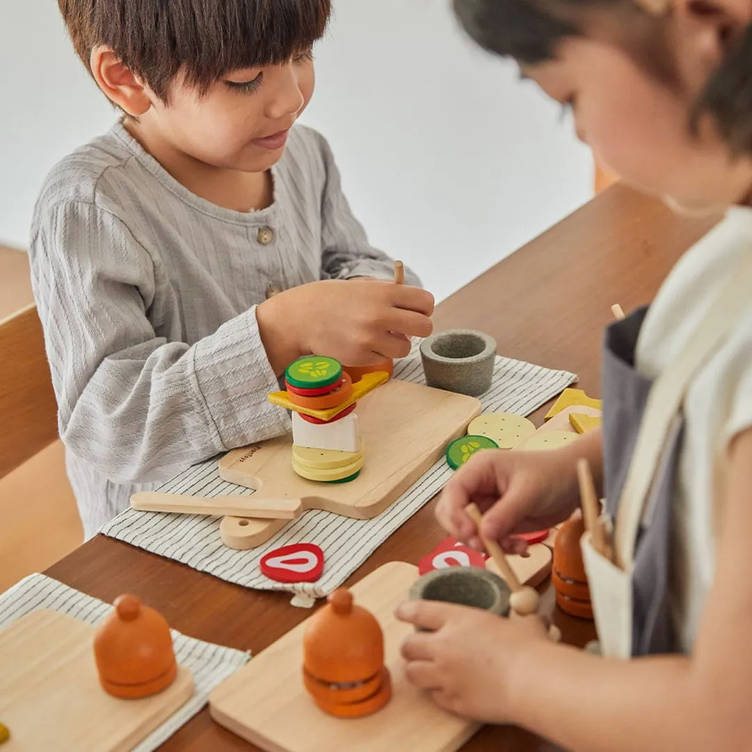 PlanToys Cheese & Charcuterie Board dinette bois dès 2 ans