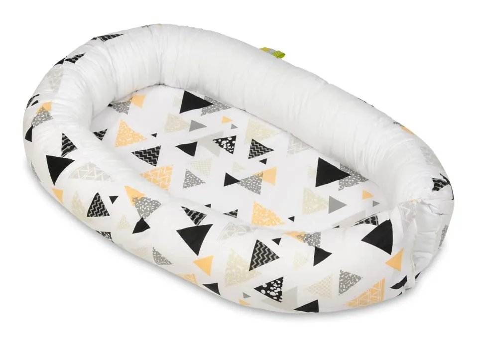 Velinda cocon bébé coton Triangles Jaunes réglable