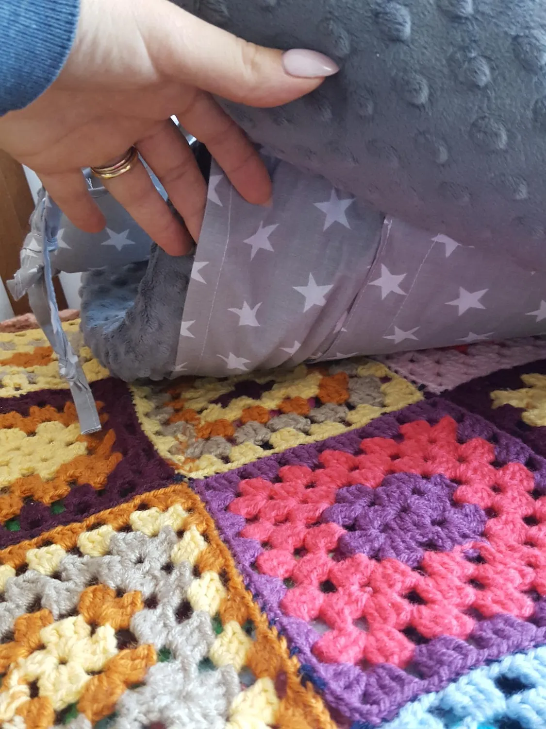 Velinda Cocon bébé triangles beiges gris 0-8 mois nid
