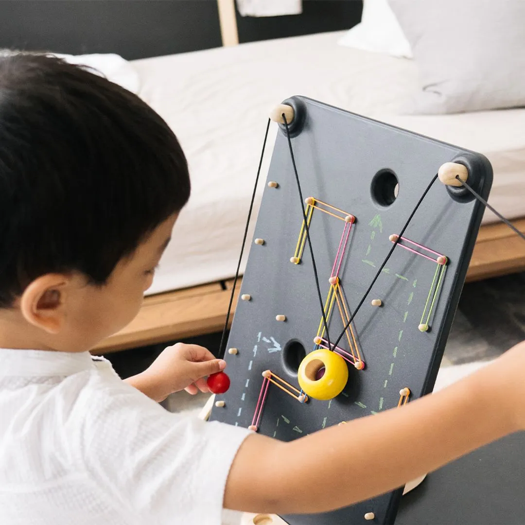 PlanToys Wall Ball Game jeu mural adresse bois