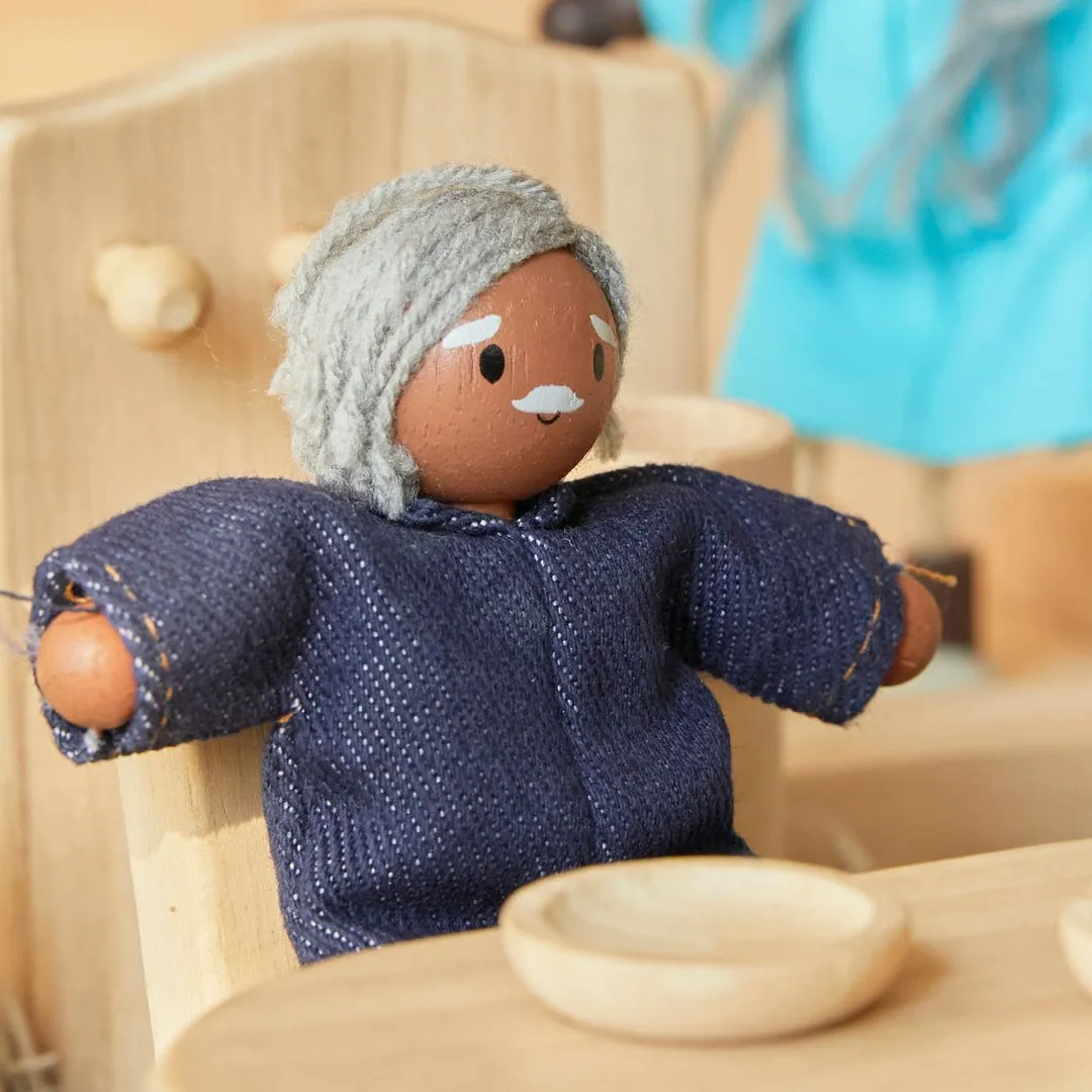 PlanToys Grandfather figurine grand-père peau mate