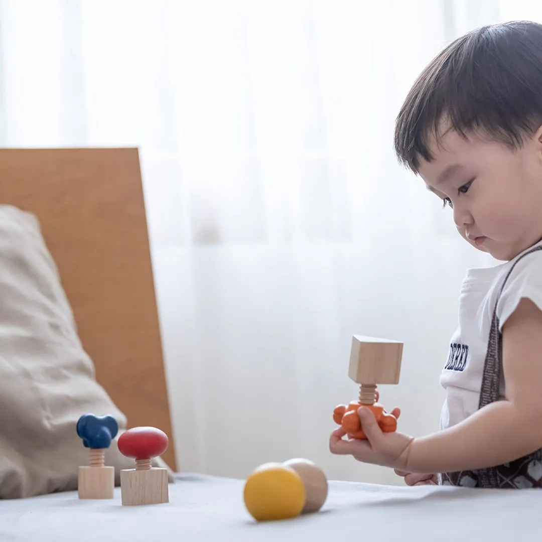 PlanToys Nuts & Bolts jeu de vissage écrous en bois 2 ans