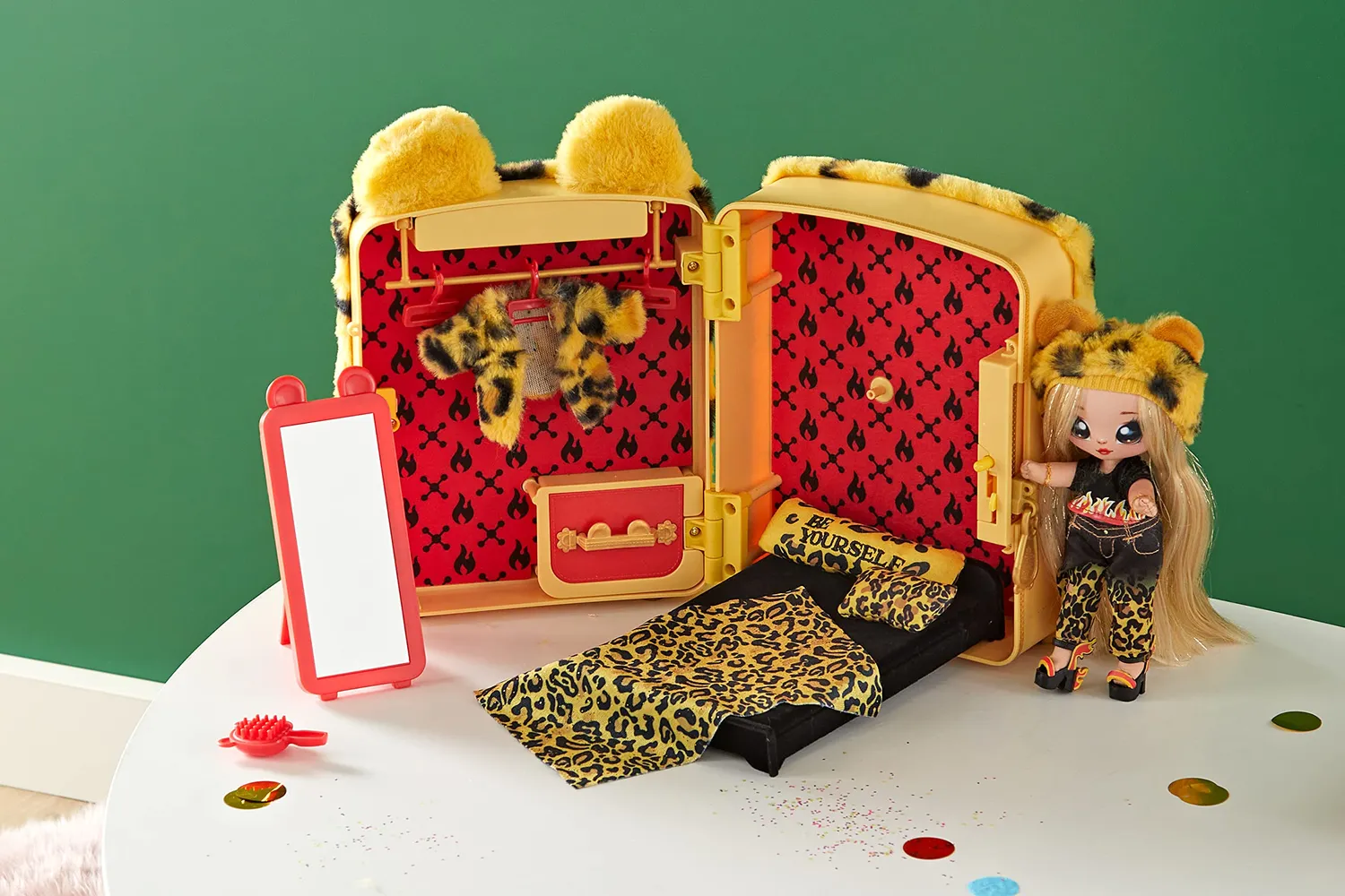 Na! Na! Na! Surprise Jennel Jaguar coffret poupée sac à dos 3-en-1 articulée