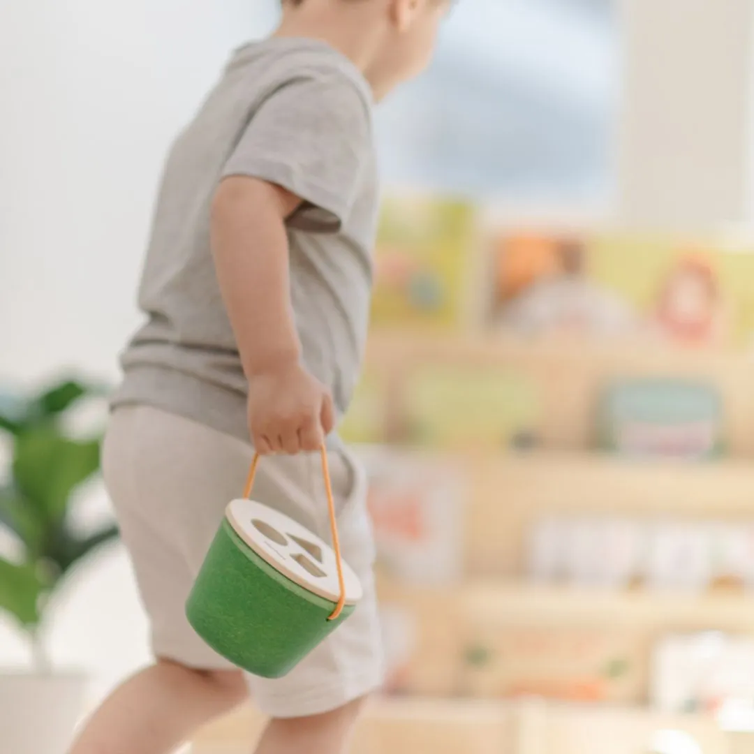 PlanToys Geo Sorting Bucket seau à formes dès 12 mois