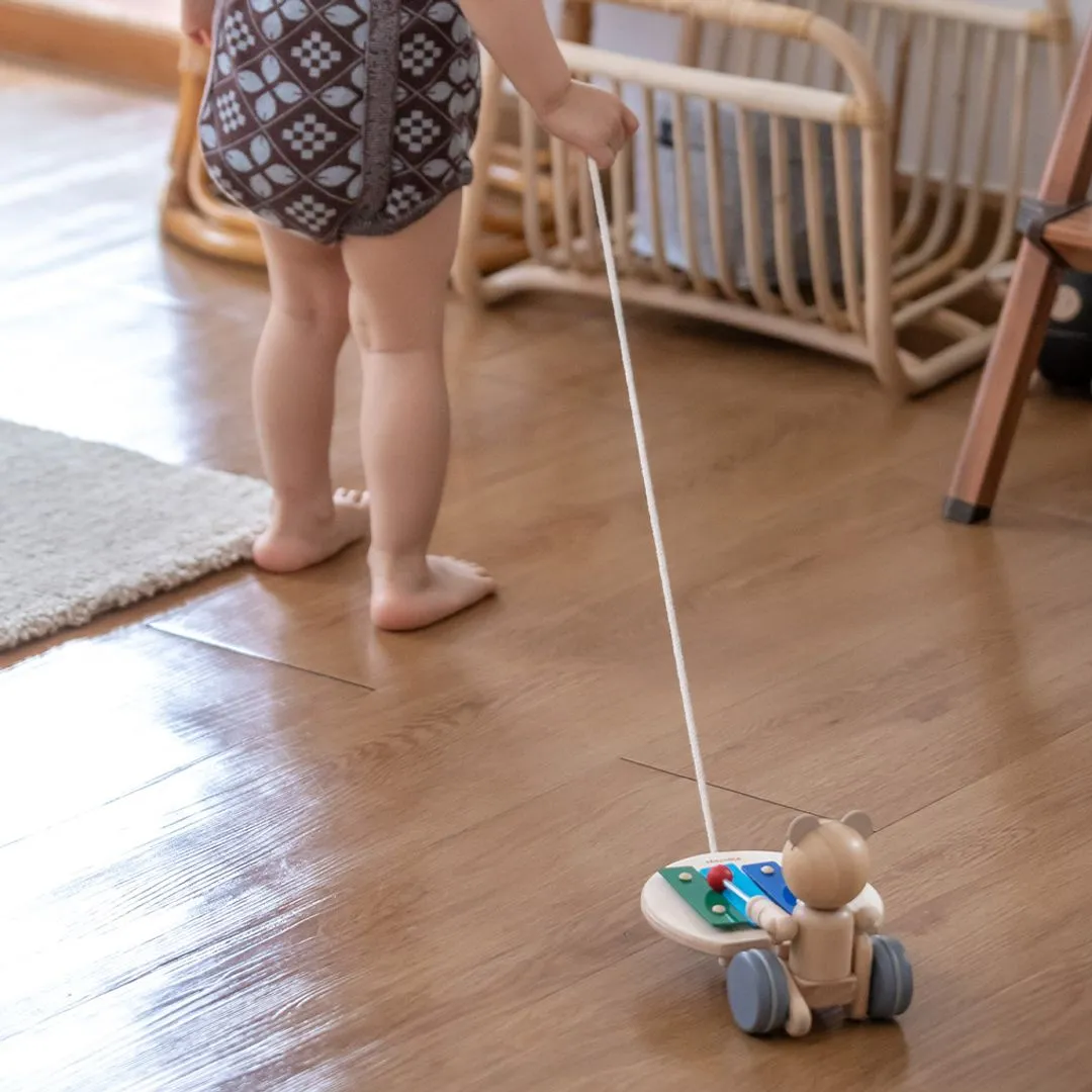 PlanToys Bear jouet à tirer ours musical bois