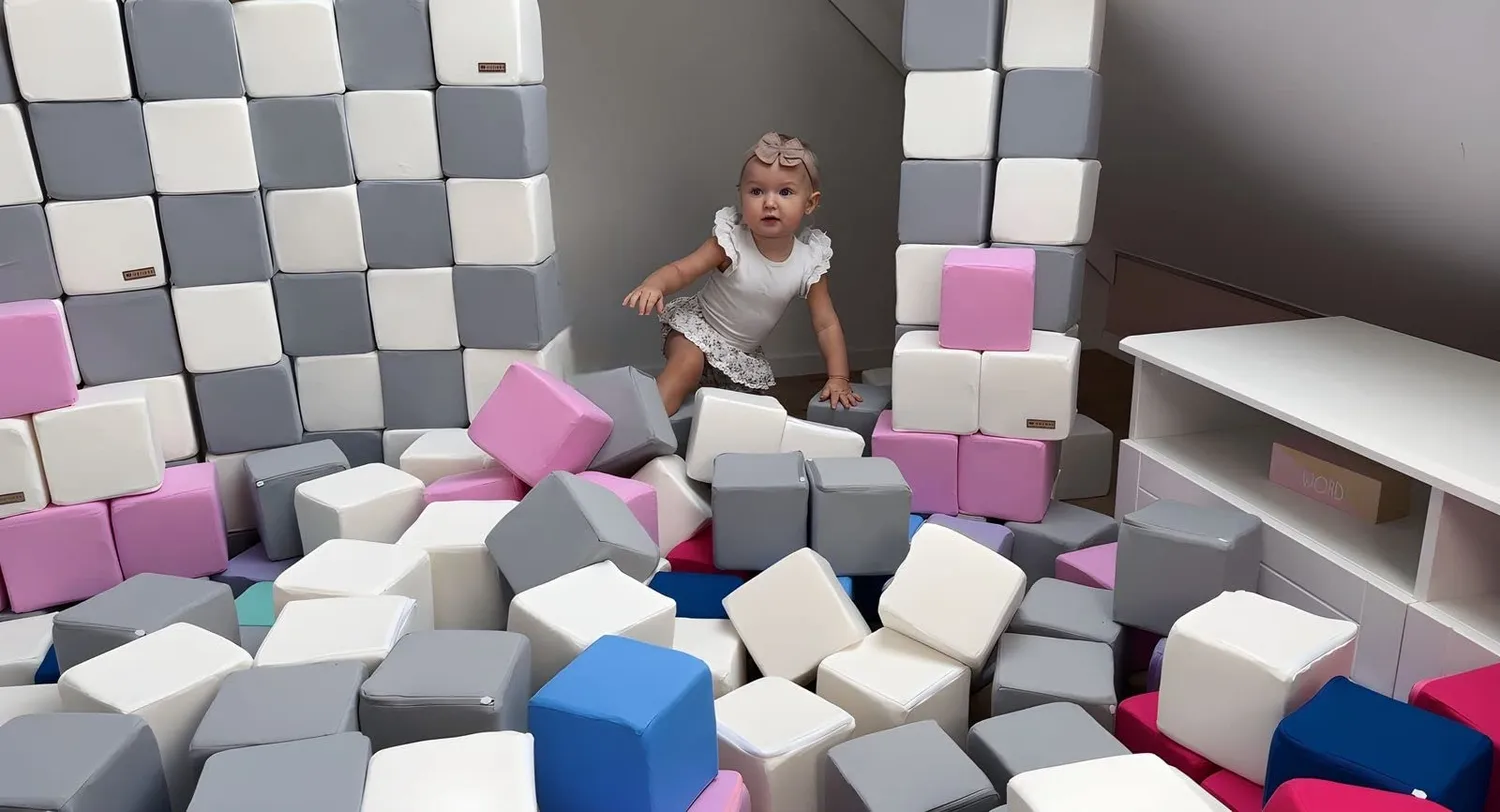Velinda Pyramide lot 45 blocs mousse blanc bleu gris construction