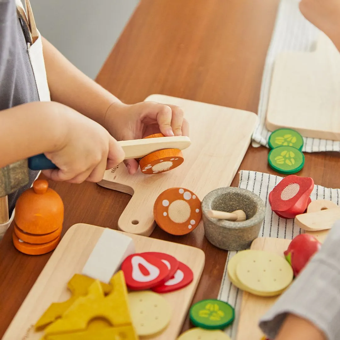 PlanToys Cheese & Charcuterie Board dinette bois dès 2 ans