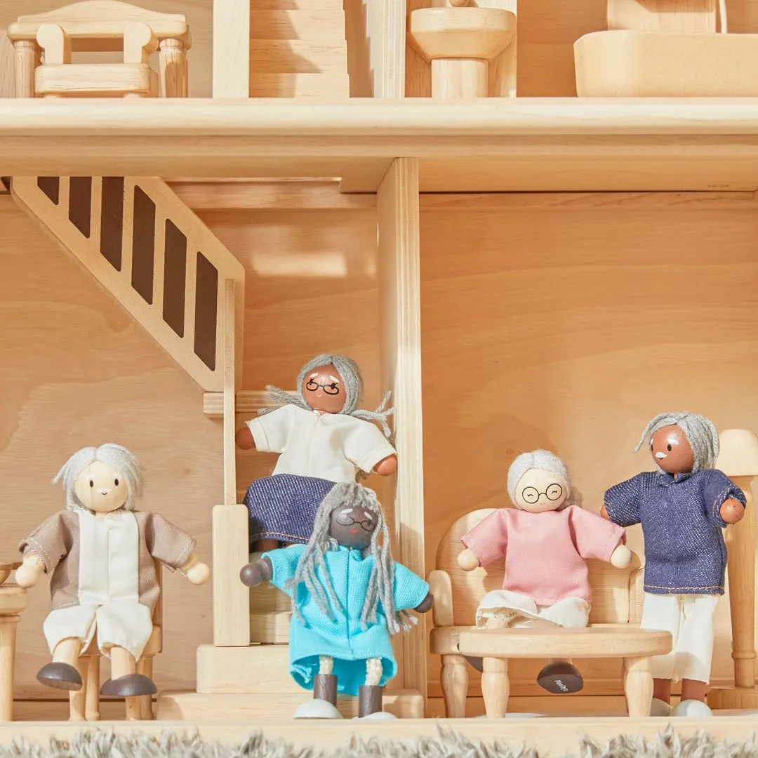 PlanToys Grandmother figurine maison poupée peau mate