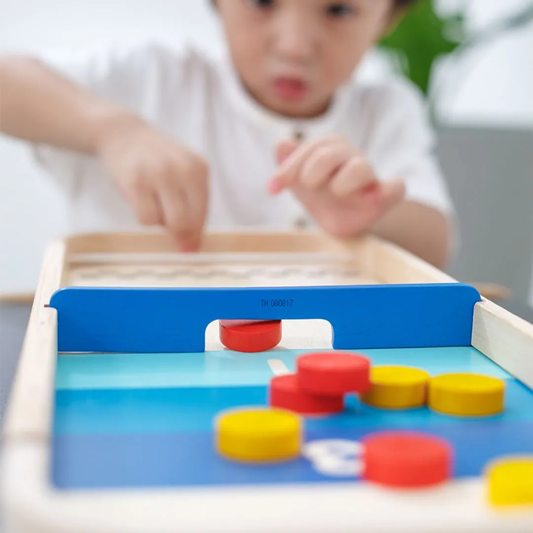 PlanToys 2-In-1 Shuffleboard Game jeu de palets bois 2 en 1