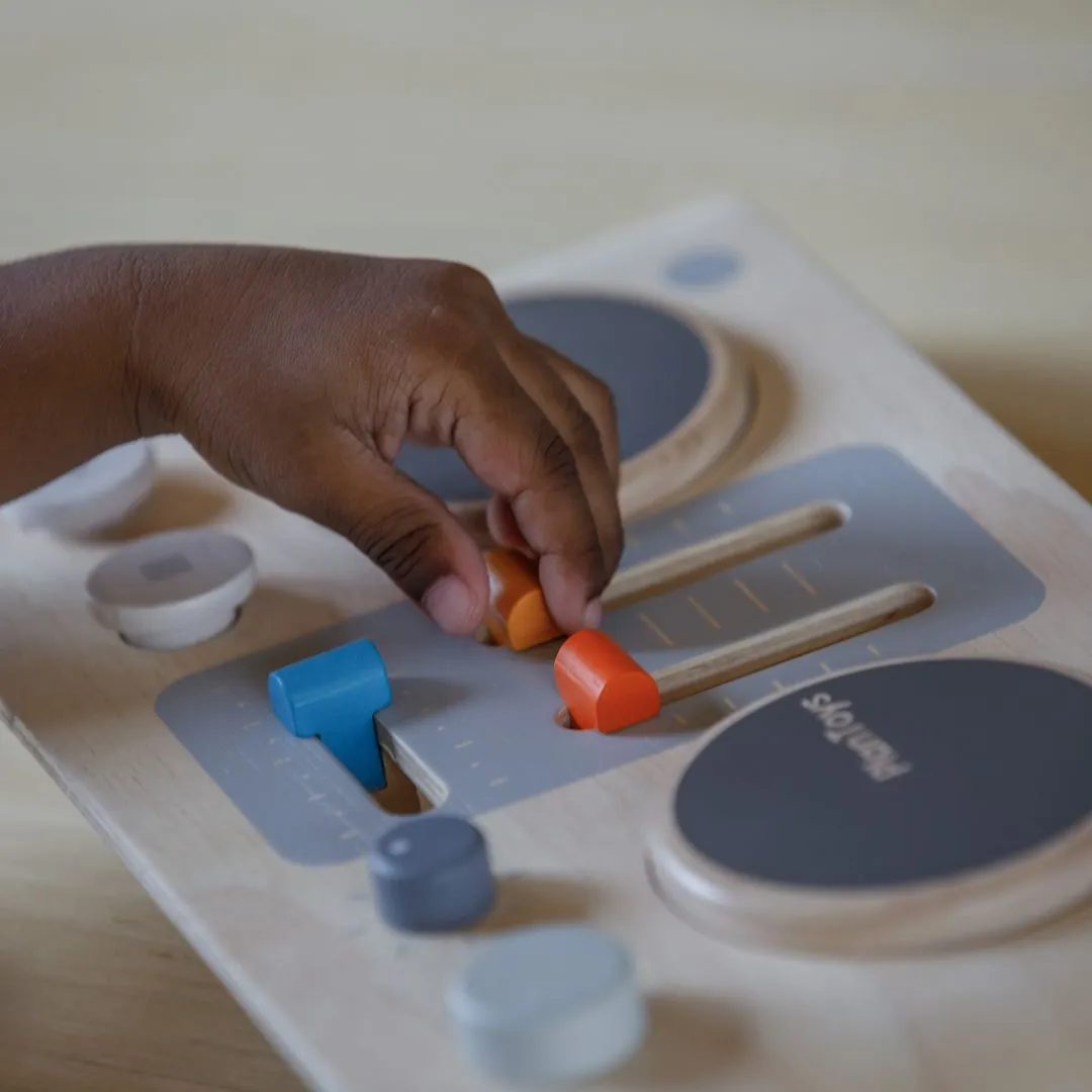 PlanToys DJ Mixer Board table de mixage jouet bois dès 3 ans