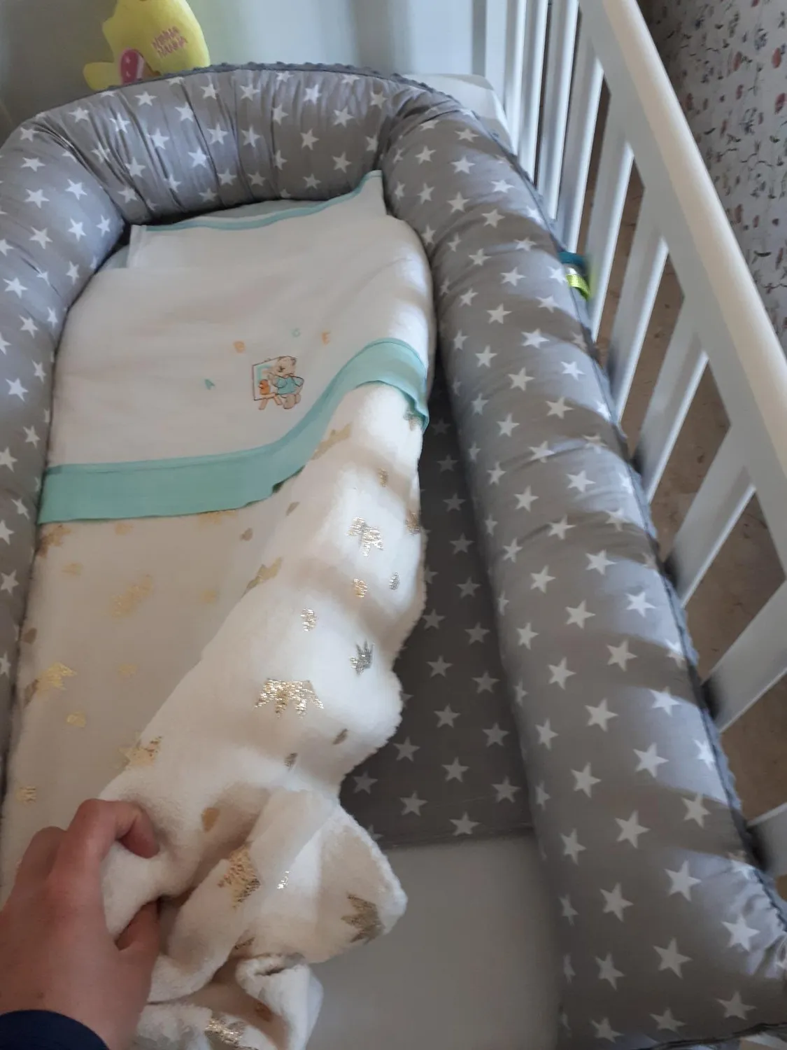 Velinda Cocon bébé triangles beiges gris 0-8 mois nid