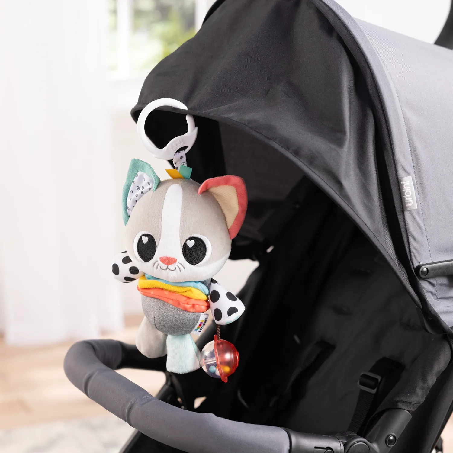 Tomy Lamaze Millie le Chat jouet poussette clip dès naissance