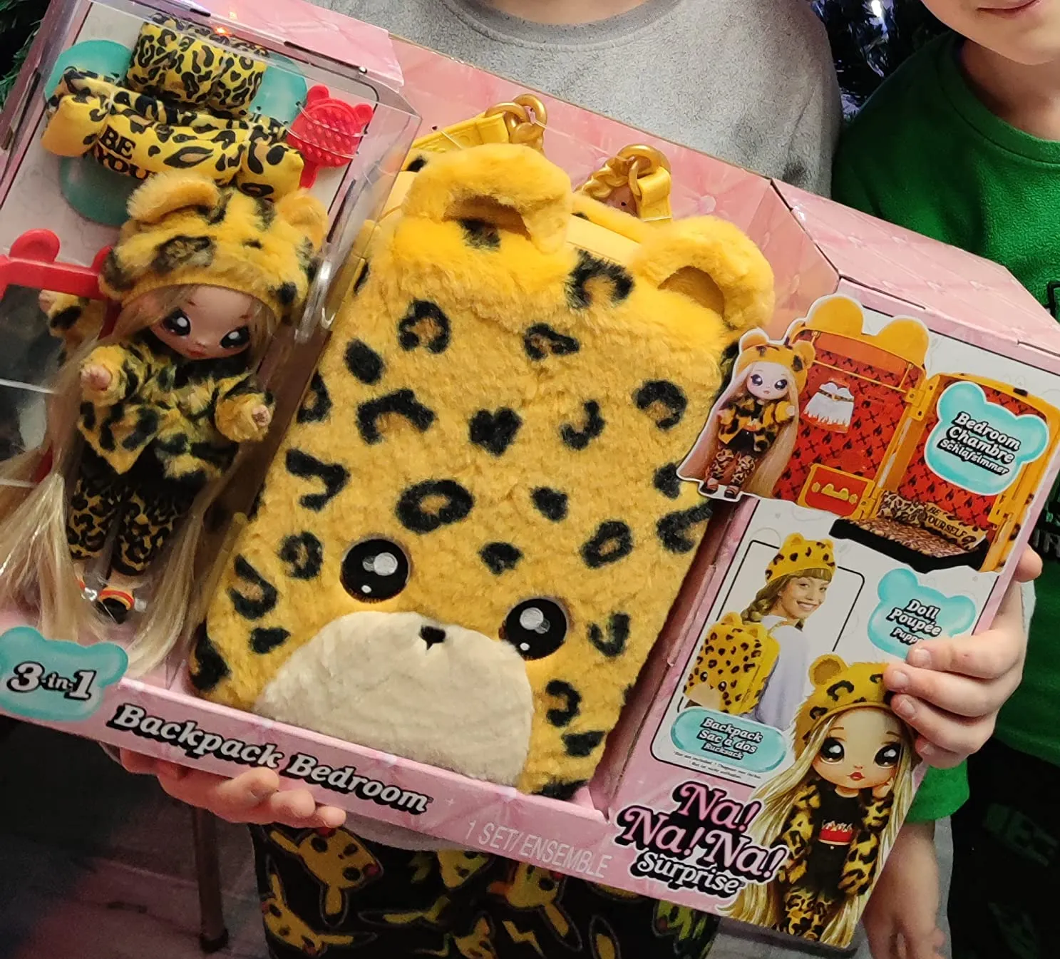 Na! Na! Na! Surprise Jennel Jaguar coffret poupée sac à dos 3-en-1 articulée