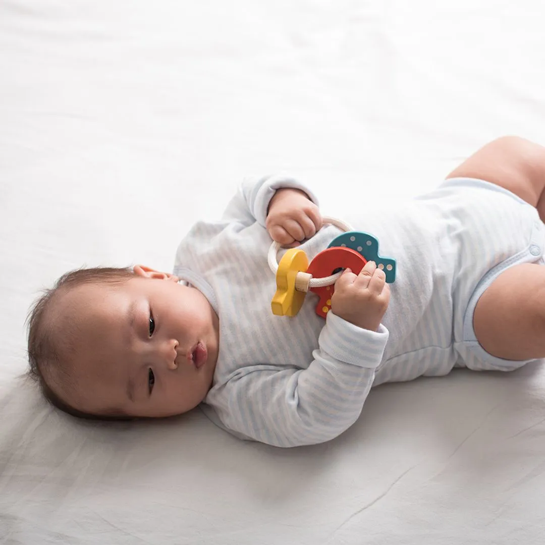 PlanToys Baby Key Rattle hochet clés bébé bois 0-6 mois