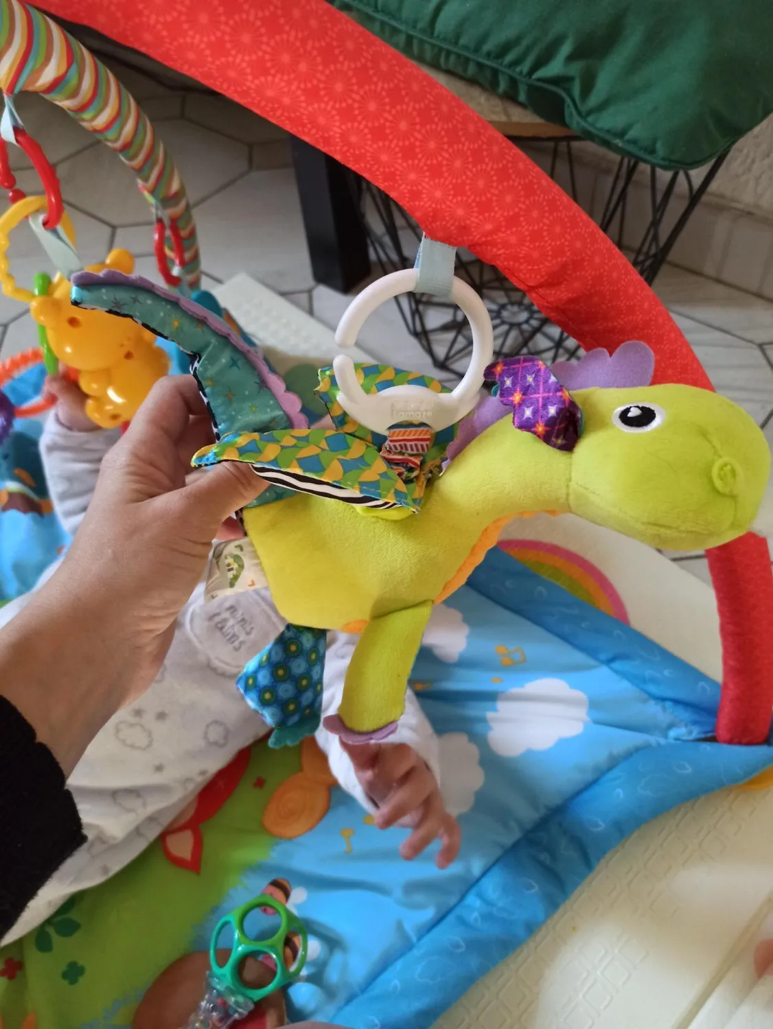 Tomy Lamaze Flip Flap Dragon peluche éveil naissance