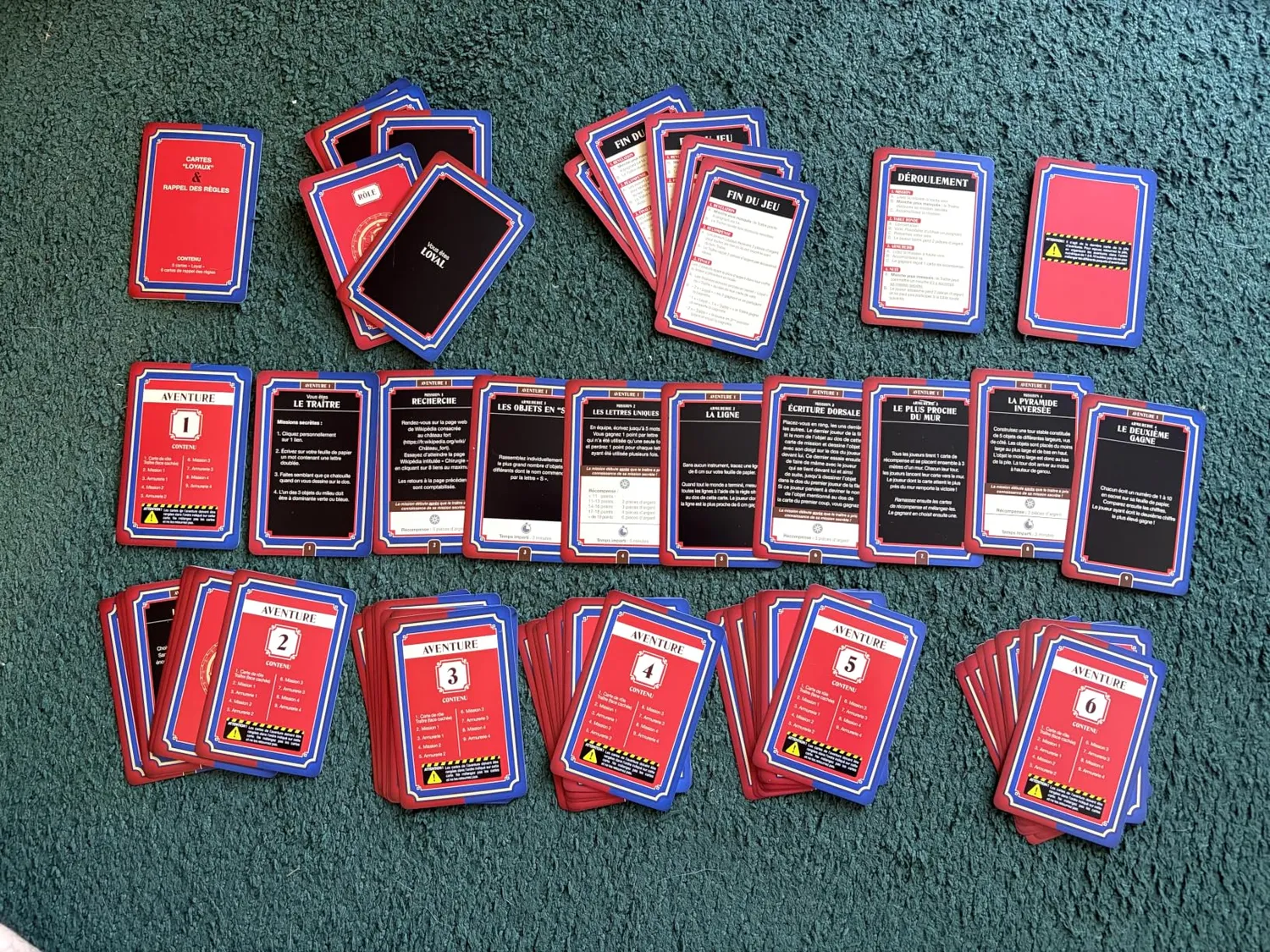 Tomy Les Traîtres Jeu de Cartes Bluff Dès 8 Ans