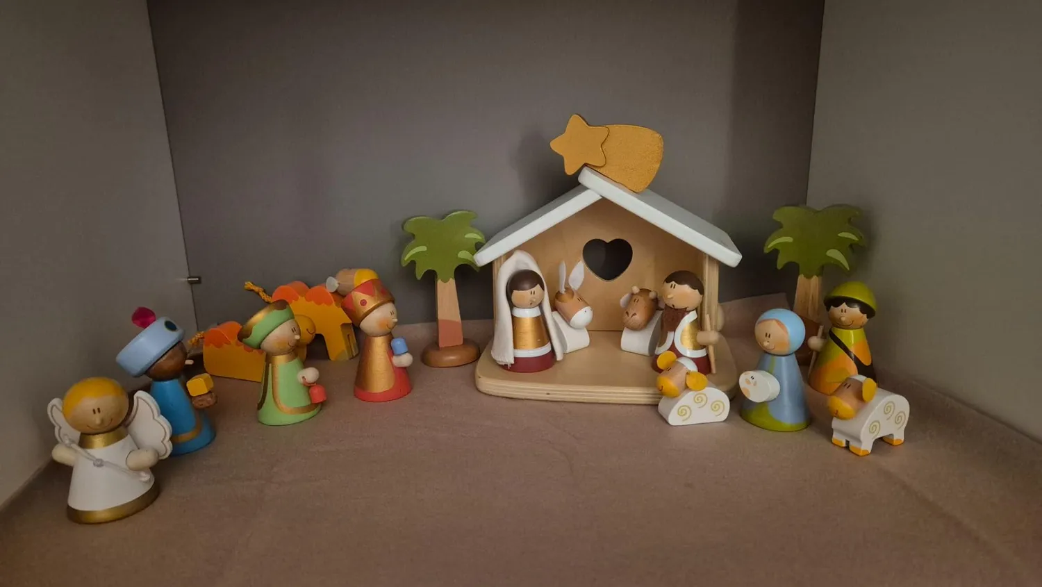 Trudi Sevi Classique crèche bergers musiciens bois 5 pièces