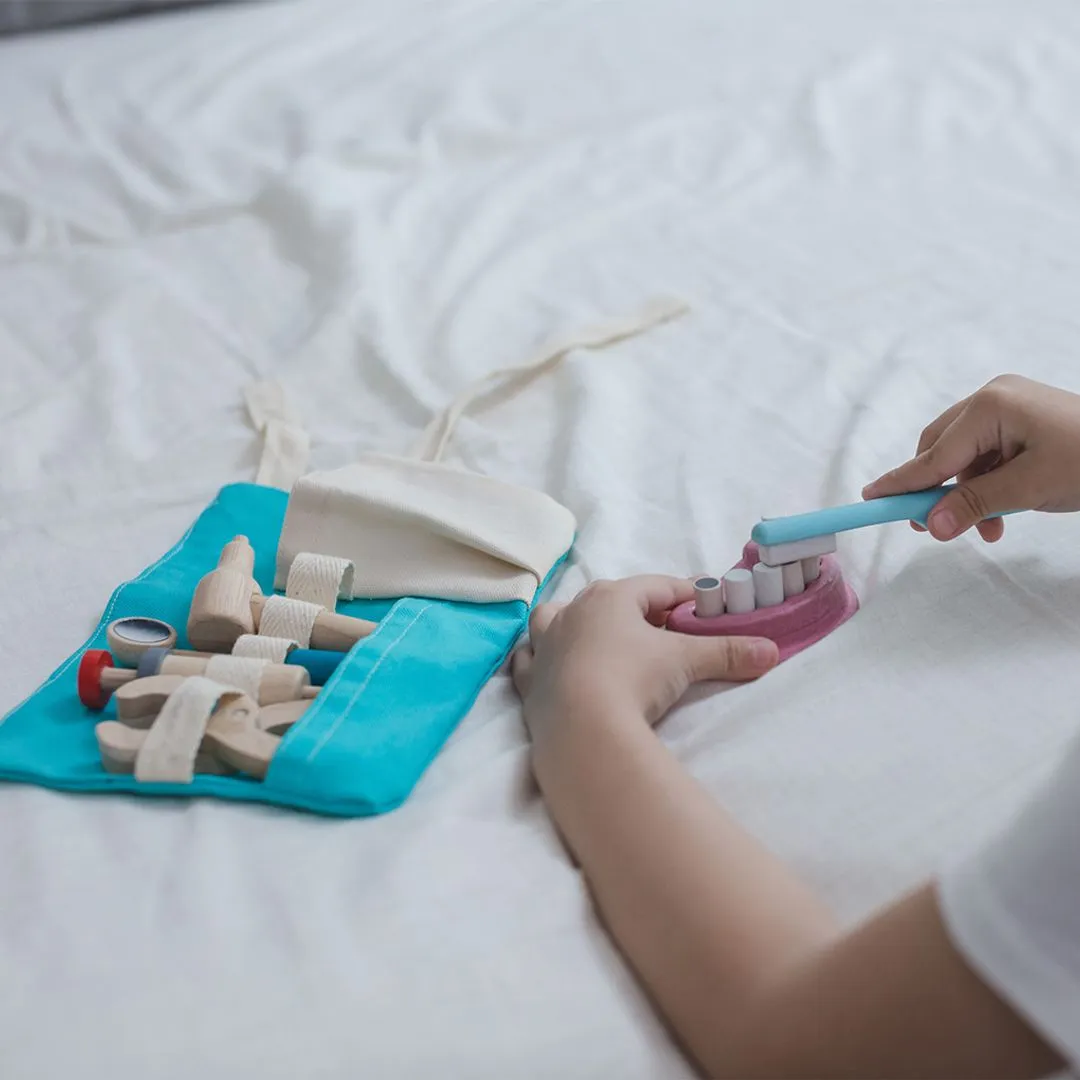 PlanToys Dentist Set mallette dentiste bois 9 pièces