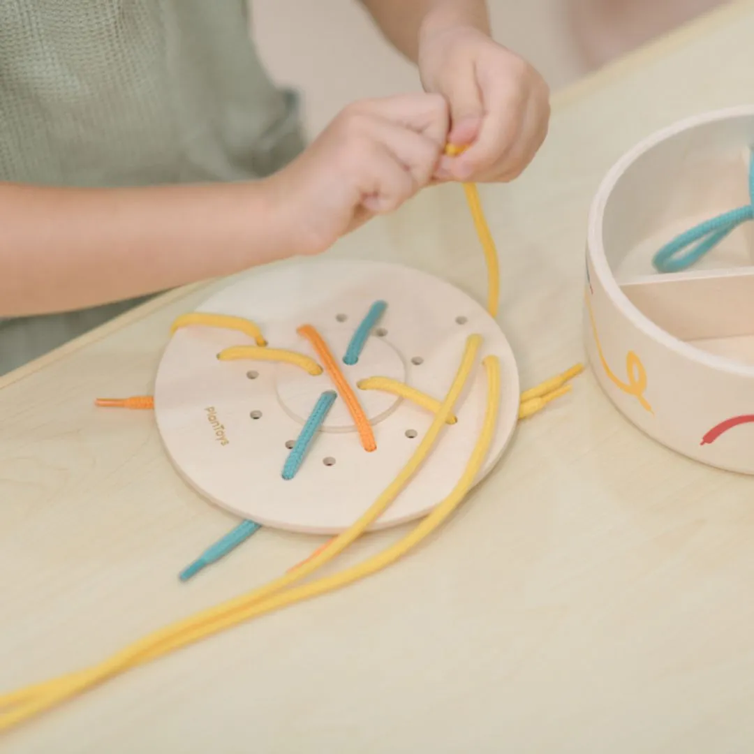 PlanToys Jeu de Laçage Bois dès 3 ans
