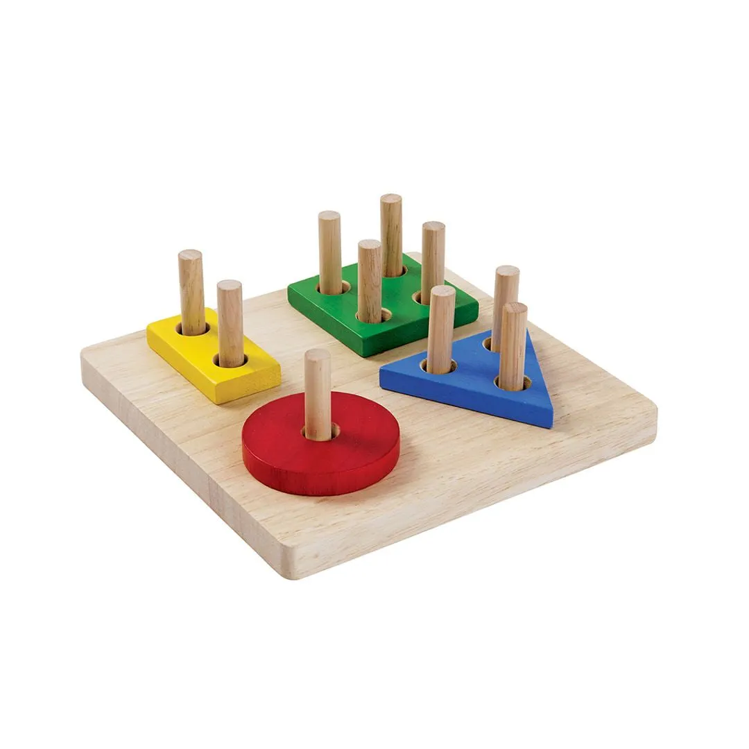 PlanToys Geometric Sorting Board jeu de tri formes en bois