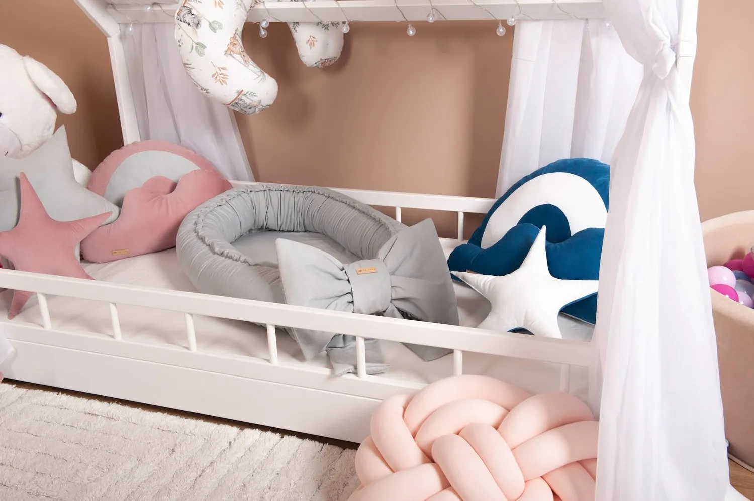 Velinda cocon bébé nid rose clair 0-8 mois douillet