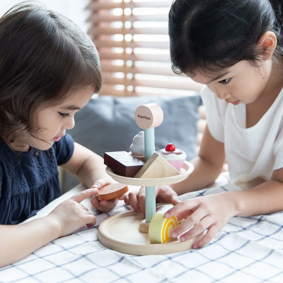PlanToys Bakery Stand Set dinette pâtisserie bois 9 pièces