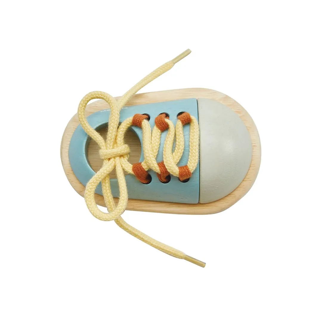 PlanToys Tie-Up Shoe Orchard chaussure à lacer bois