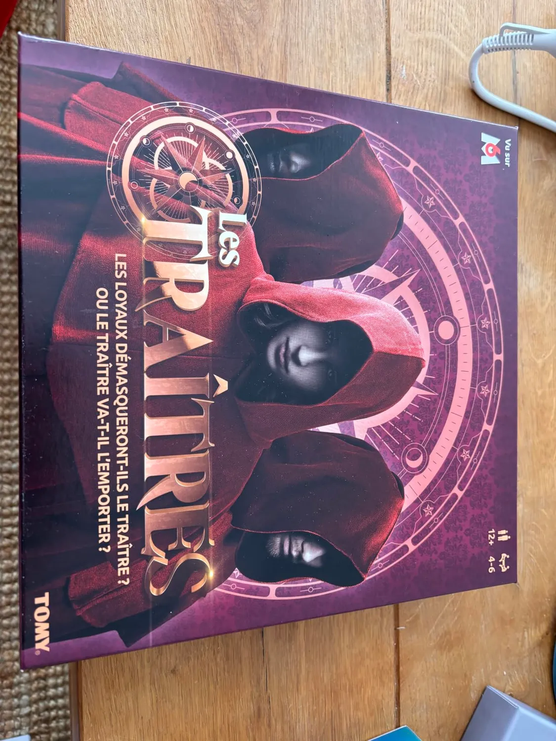 Tomy Les Traîtres Jeu de Cartes Bluff Dès 8 Ans