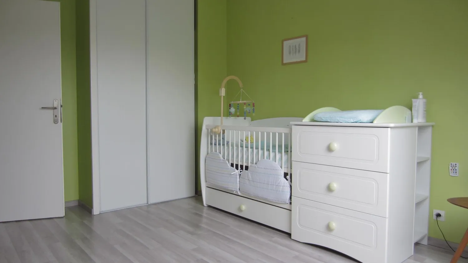 Trudi Sevi support mobile jouet premier âge bois